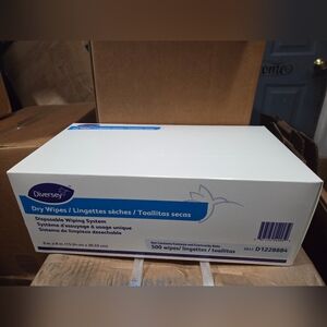 Diversey Dry Wipes - Unopened Box of 500 Wipes